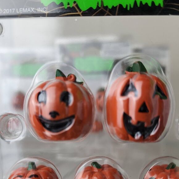 LEMAX SPOOKY TOWN 2017 Orange Happy Pumpkin Family of 5 New #14852 - Picture 6 of 11